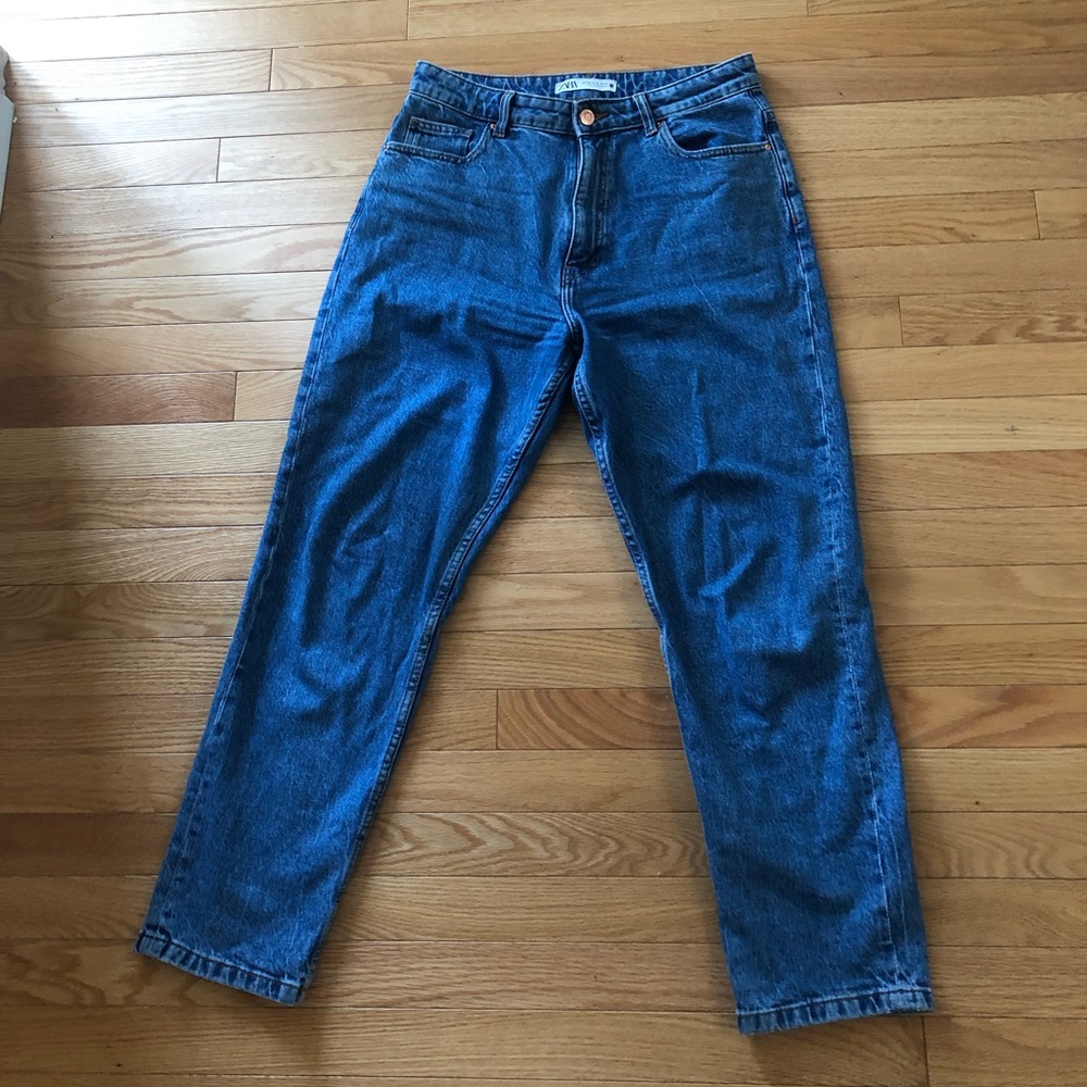 Relaxed fit Zara jeans, size 8.